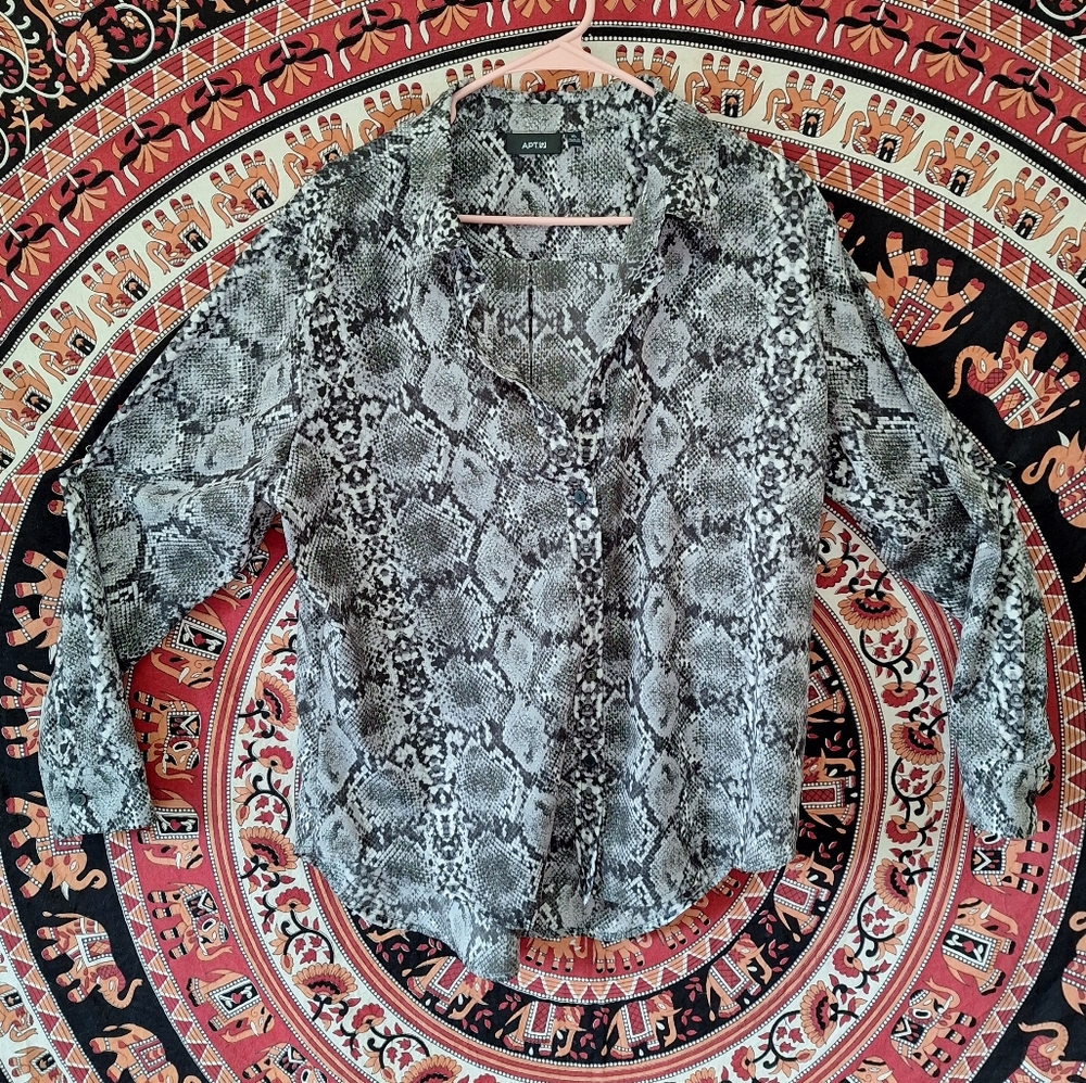 Apt. 9 Size XL Grey Snake Print Button Down Shirt